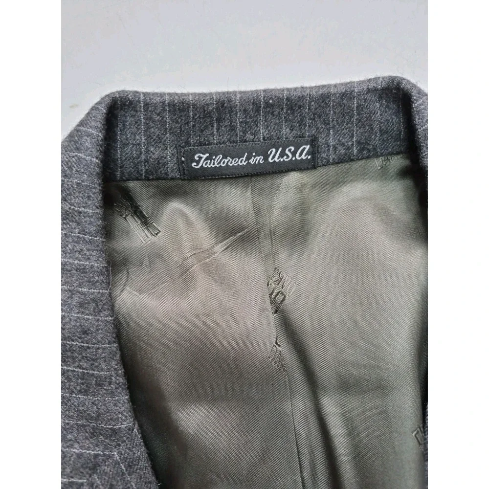 Vtg DAKS Men's 41 R Two Button Wool Sports Coat Gray Stripe USA
